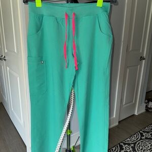 Women's Figs Surgical Green Kade Cargo Scrub Pants